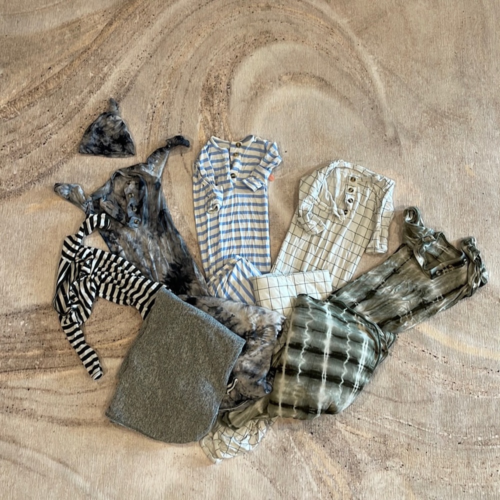 5 Lou Lou and Company knotted gowns and 5 Lou Lou and company blankets